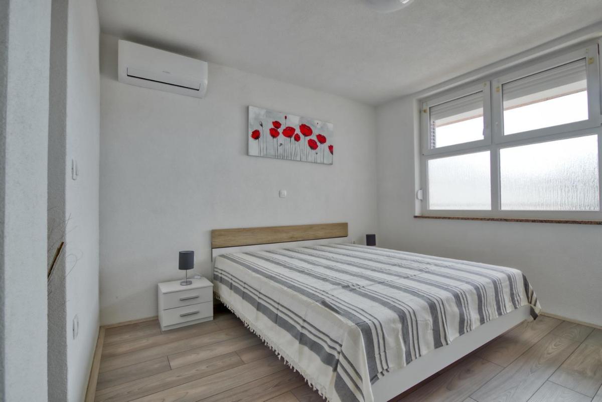 Apartment Marina With Sea View Pula Exteriér fotografie