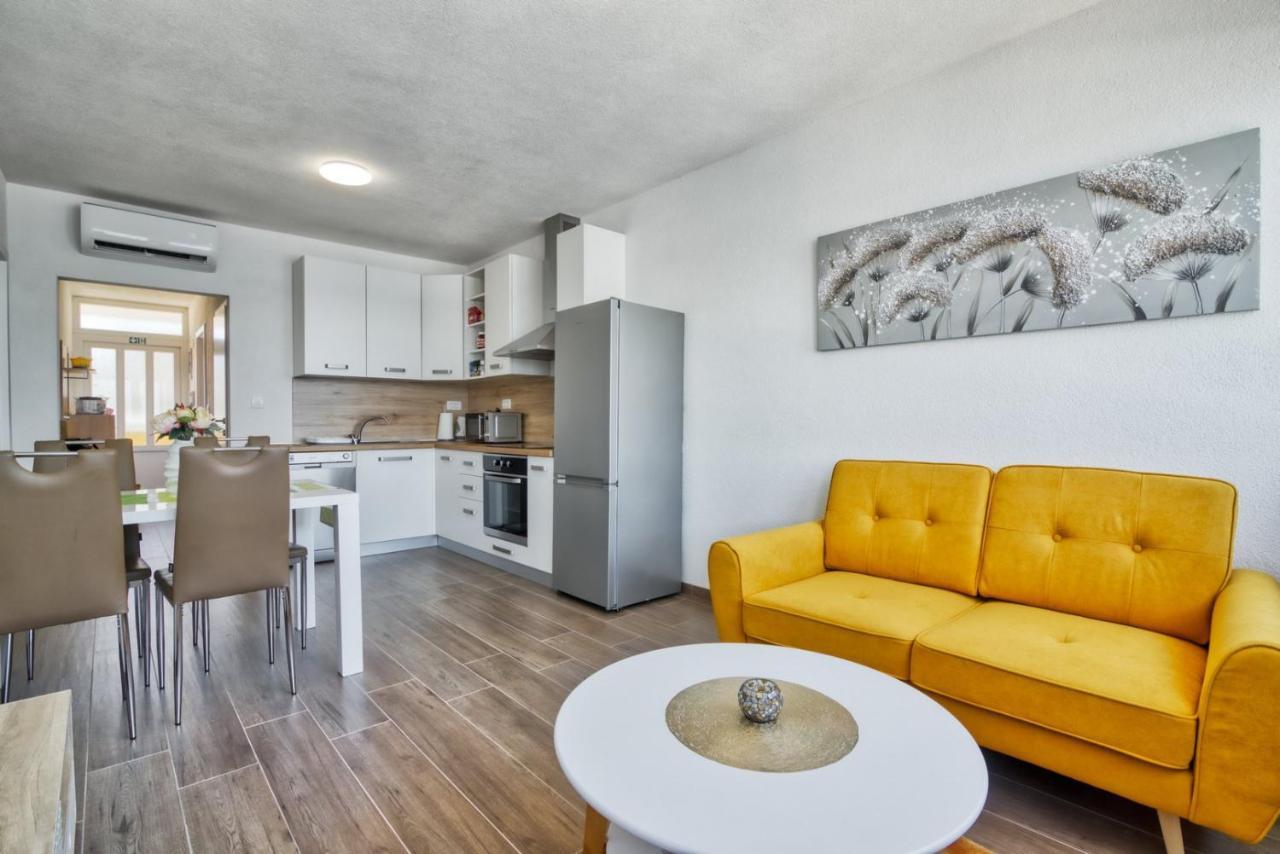 Apartment Marina With Sea View Pula Exteriér fotografie